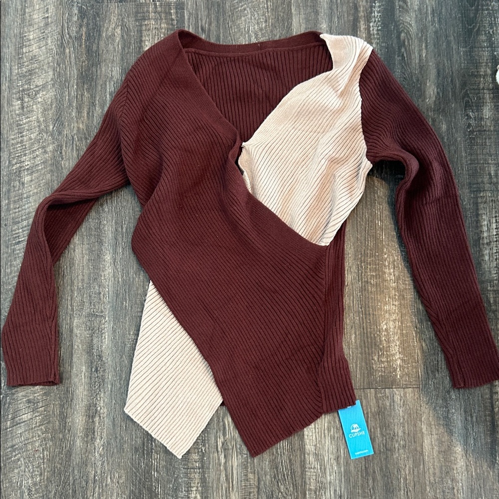 Cupshe Burgundy and Beige V-Neck Sweater